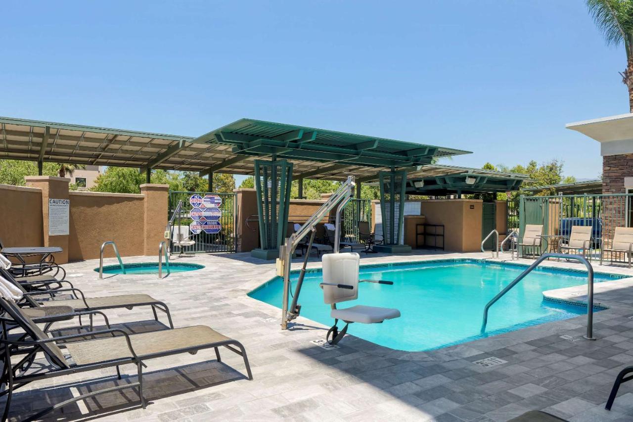 Comfort Suites Ontario Airport Convention Center מראה חיצוני תמונה